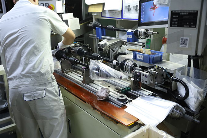 drive-shaft-noise-symptoms.jpg تشخيص عمود القيادة النقر فوق الضوضاء أثناء المنعطفات